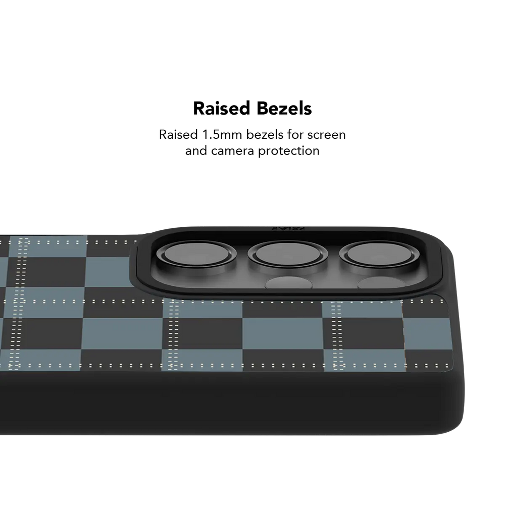 Raised bezel on the blue tartan Galaxy case lifting the camera lenses clear of a flat surface